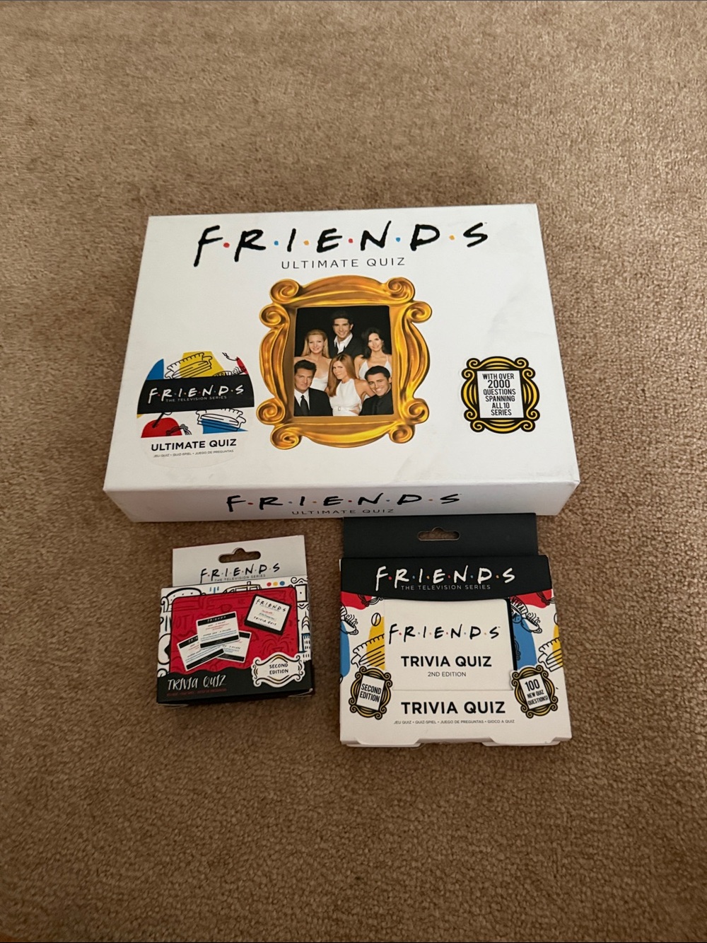 FRIENDS Ultimate Quiz & Trivia Card Game Set - White